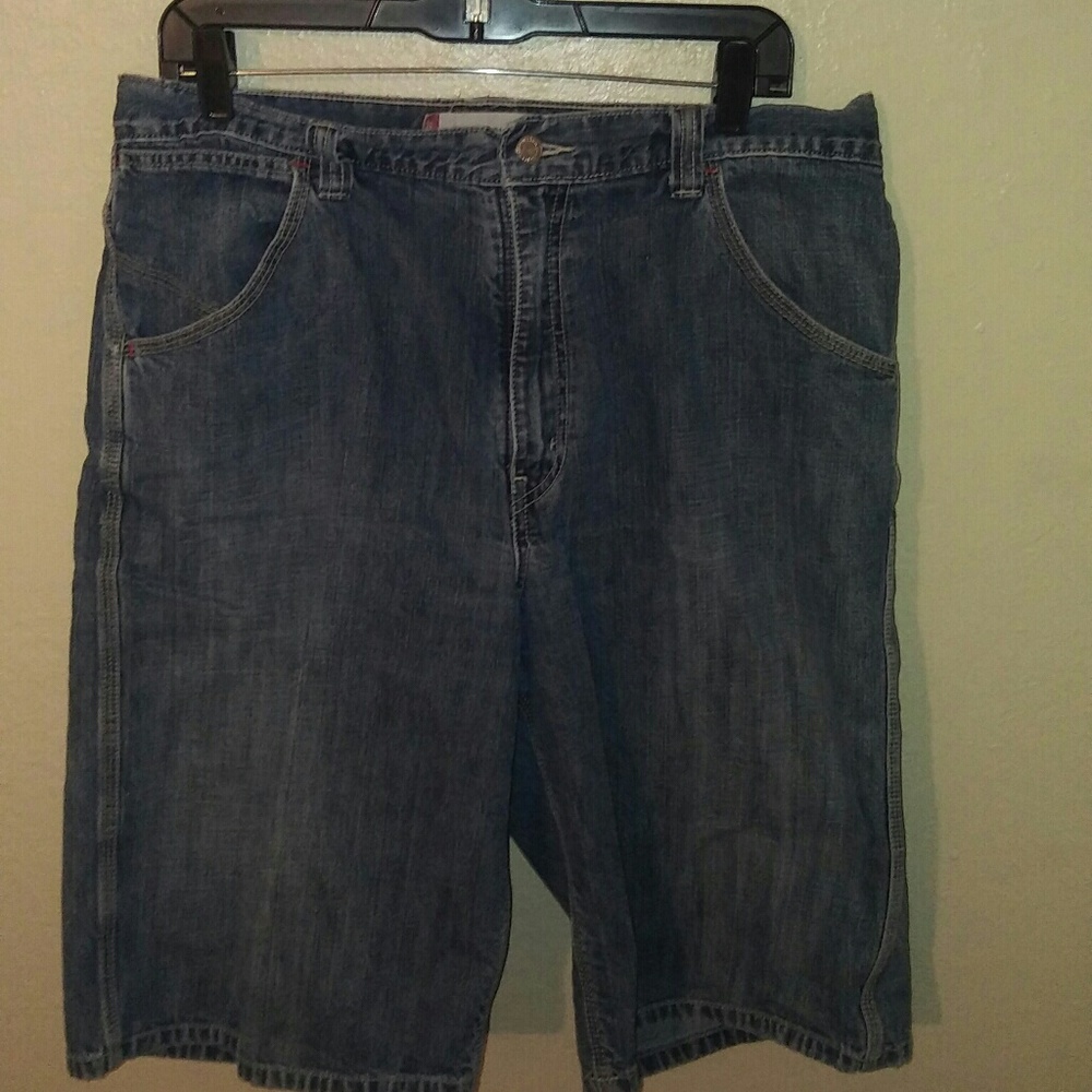 Levi's men's dark wash jean shorts size 34